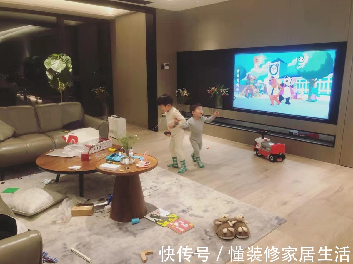 地暖|新房装了暖气片,听工程师建议敲掉地板,果断换地暖