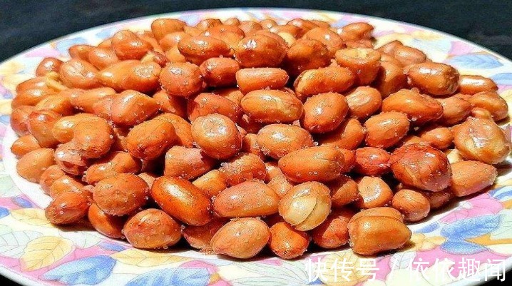 炸花生米，不要直接下油锅，多做2步，花生更酥脆，不怕炸糊返潮