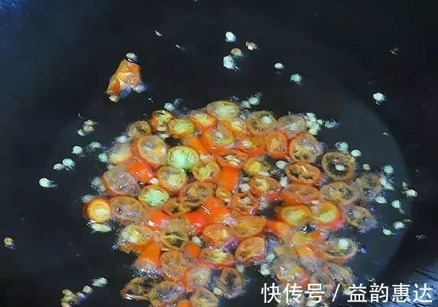 有这道家常下饭菜，吃饭香喷喷，一周吃三顿吃不够