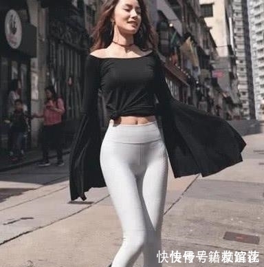 小姐姐|大长腿的小姐姐搭配打底裤,潇洒又不失优雅,格外好看