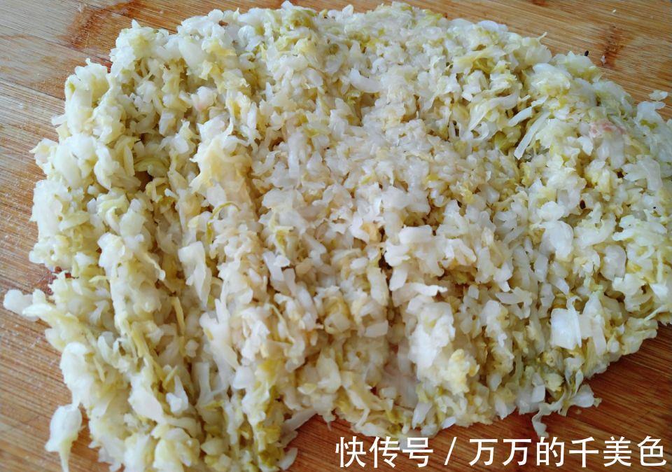 豆豉|家常酸菜猪肉饺子，东北人都喜欢吃，好吃到停不下来