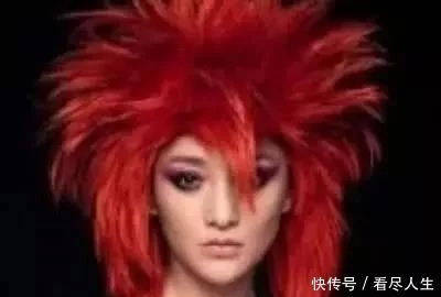让男生超反感的4种发型,女生还自以为很时尚,简直可笑!