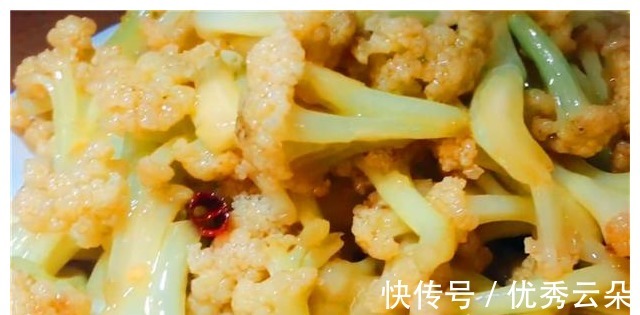 跟着我一起|花菜不要直接入锅炒，记得多加一步骤，花菜出锅清淡入味，很下饭！