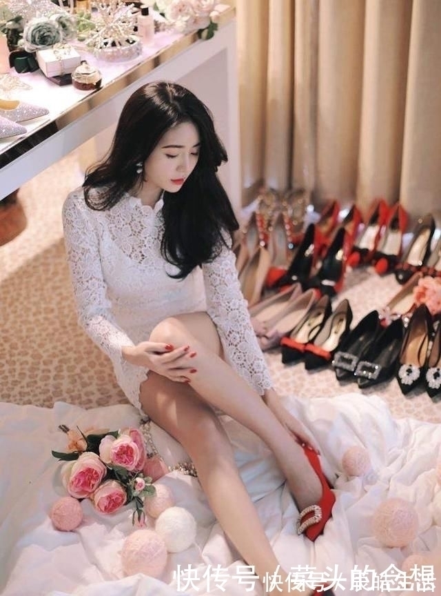 平跟鞋 穿高跟鞋和穿平跟鞋的女人,能从鞋子上折射出她们内心世界