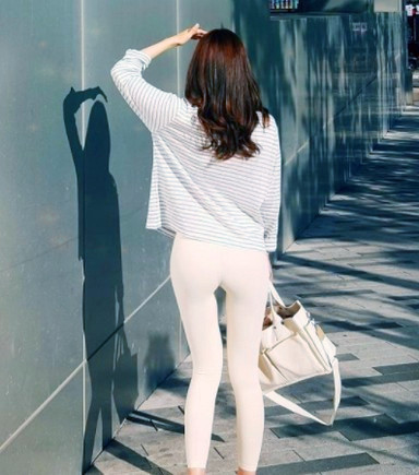 可爱|街拍女神性感可爱的紧身打底裤小姐姐,秀出青春活力范