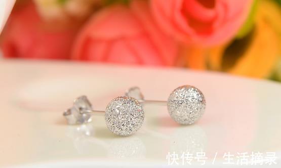 银饰|纯银饰品日常保养方法 如何正确处理发黑银饰