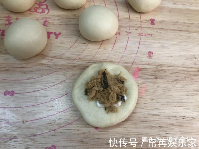 面包|此面包真省事,一次发酵不用整形,咸香味美,全家都爱吃,特解馋