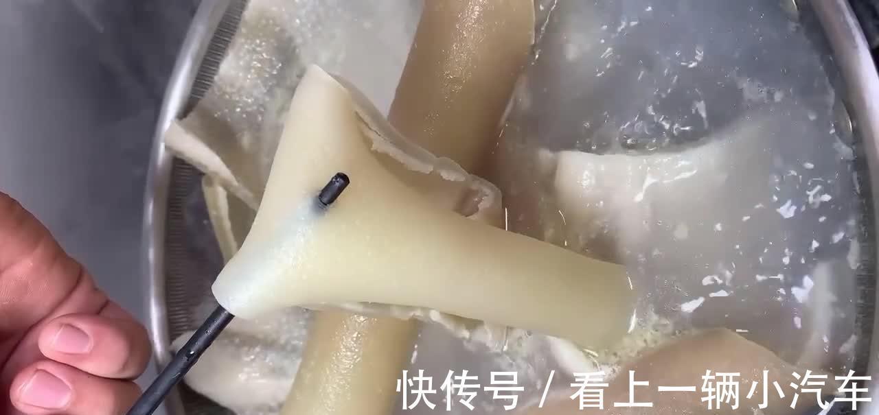 教你做猪皮冻,步骤详细,皮冻透亮无腥味,入口Q弹价廉物美