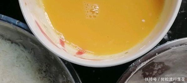 a366|金黄的皮肤酥脆,内部嫩滑,吃起来像是吮手指的炸鸡