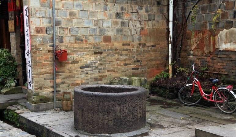 故宫有一百多口水井，为什么里面的水无人饮用？