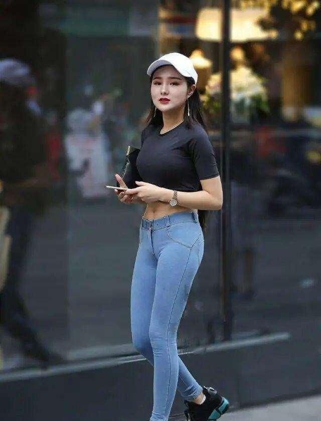 身材 打底裤的穿着更遮肉,穿起来更舒适,凸显甜美风格
