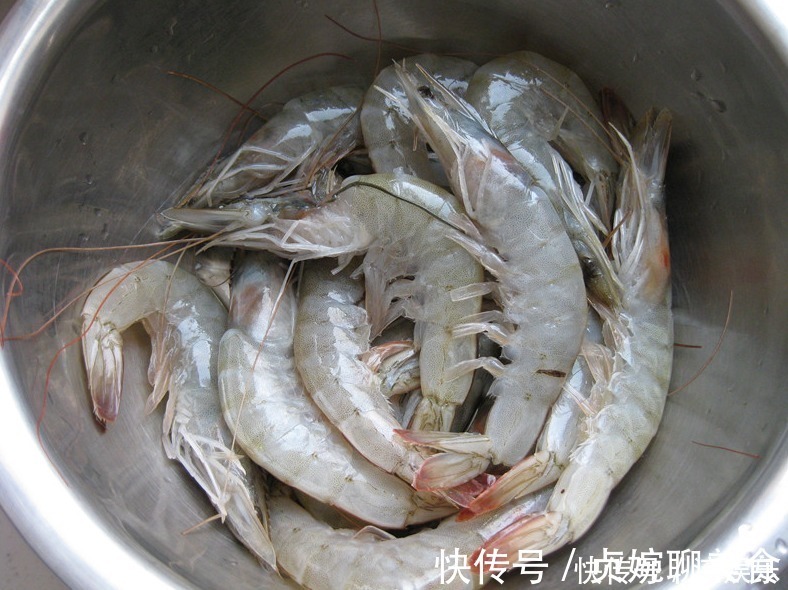 保存大虾,直接冷冻是大错!渔民教你1招,1年不坏,和鲜虾一样鲜