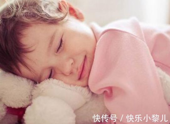 入睡|孩子睡觉有讲究,这2个时间别吵他,睡得安稳孩子长大个儿