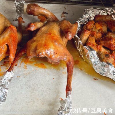 烤乳鸽|这道烤乳鸽发到朋友圈，留言全说被馋哭