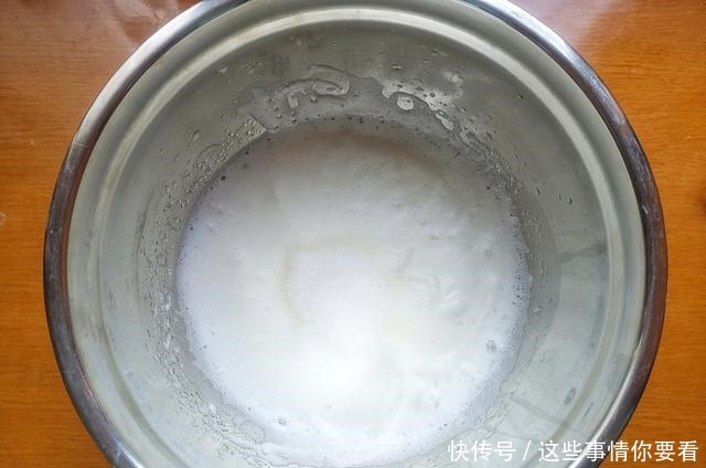 柠檬别只知道泡水喝,用来做蛋糕,滋味妙不可言,口味清新好喜欢