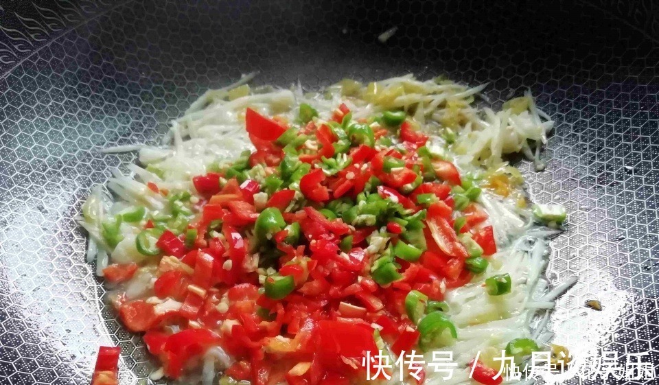 泡椒|夏天吃此菜胜人参,才6元一斤,没精神多吃点,切丝炒菜又脆又香!