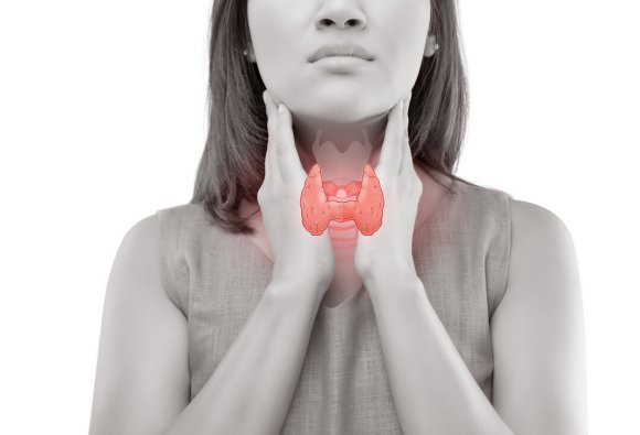 激素分泌|32岁女子确诊甲状腺癌，悔恨痛哭，医生提醒：1种水果是祸因