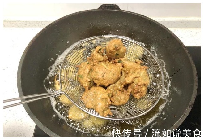 炸萝卜丸子，直接用面粉就错了，多加这3样，丸子外焦里嫩不吸油