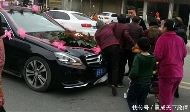 老太|新人拍婚纱照,69岁老太强行讨喜钱被拘留,最大的无德是强人所难