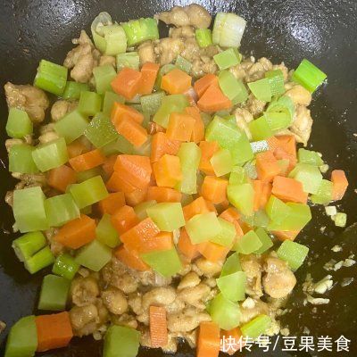 好吃的宫保鸡丁-正宗的鸡腿肉版，你在哪里呀