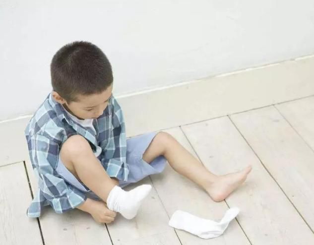 危险|孩子偷偷喝一口,ICU抢救4小时,这东西家里有的就扔了吧