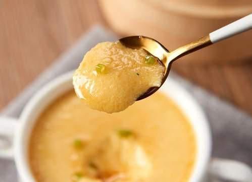 凉水|蒸鸡蛋羹,放凉水还是开水?牢记这3点,鸡蛋香软滑嫩,无蜂窝