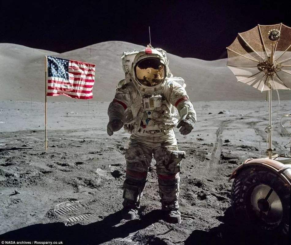 阿波罗 嫦娥五号登月了,为何不留一面国旗,数据流被破解是不是真的?