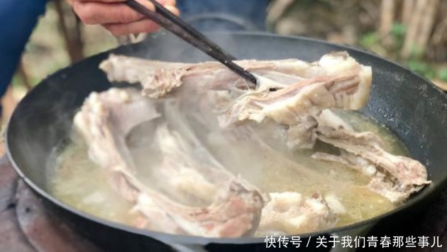 炖羊汤,羊肉直接炖是大错,牢记关键3步,羊肉软烂,汤浓白鲜美