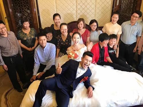 因卖假酒被网友声讨,嘎子哥面服心不服,闭麦对口型骂了一分钟