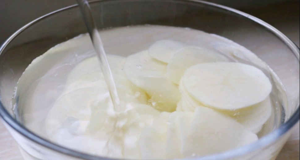 土豆片|好吃的停不下来的烤土豆，做法超级简单，分分钟学会