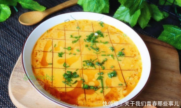 蒸鸡蛋时，常犯3个错误，学会3个技巧，保证嫩滑细腻，光滑无蜂窝