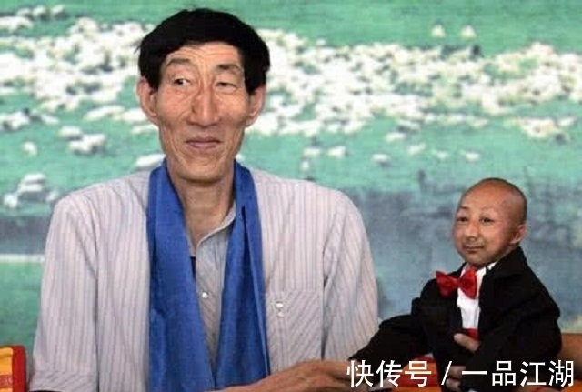 巨人症|世界第一高鲍喜顺,不听医生劝阻生孩子,儿子10岁时身高1.6米