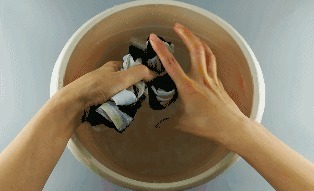 阴天衣服不干怎么办教你一招,比洗衣机甩干还快