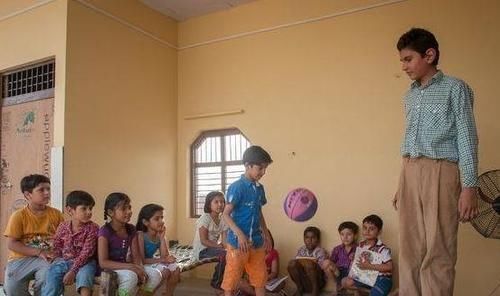 k8岁男孩身高198米，刚出生便打破两项纪录，希望继续长高