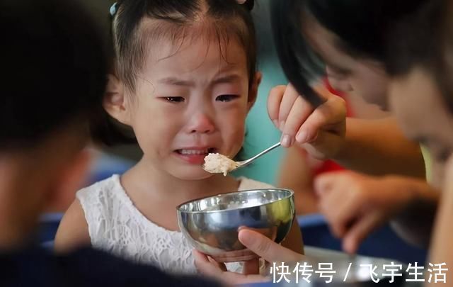孩子|中国第一巨人鲍喜顺不听医生劝告，执意生下一子，一家现状如何