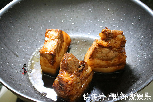 客家扣肉此做法，配菜比肉类还好吃，香香糯糯不油腻，下饭一级棒