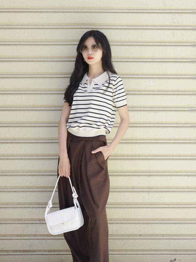 韩系|今年流行穿“针织衫”,搭配半身裙简约洋气,极简穿搭照样高级