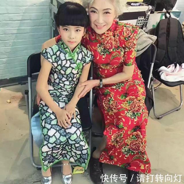 女人老了就得认命71岁“中国奶奶”闪耀时尚圈，气场不输超模