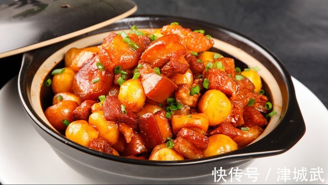 萝卜和它一起炖,味道特别鲜!热腾腾端上桌,营养下饭,吃完暖和