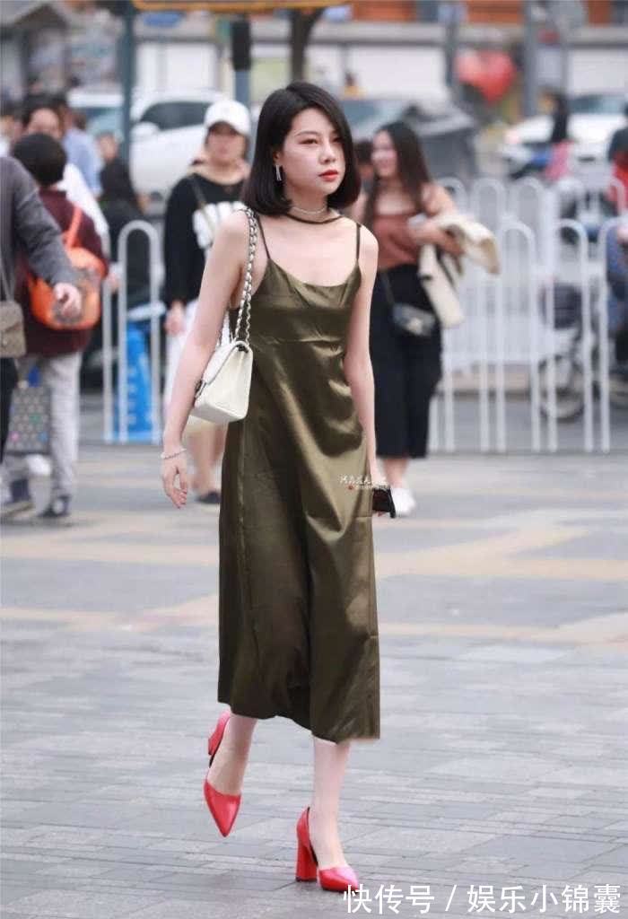 套装感 小姐姐穿搭短裤很漂亮,完美勾勒身材比例