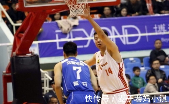 易建联|八一名宿王治郅:姚明易建联“中间人”,首位登陆NBA中国球员