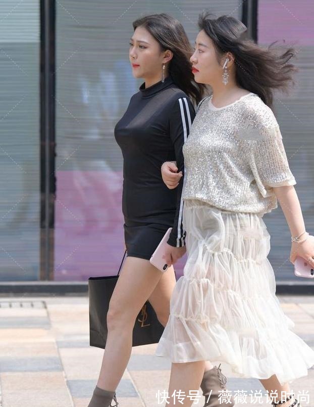 半高领 连衣裙温柔浪漫，半高领设计，时尚帅气！