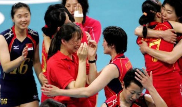 馮坤|細(xì)數(shù)排壇鐵娘子：八位女教練均是冠軍出身，這三人有望接替郎平