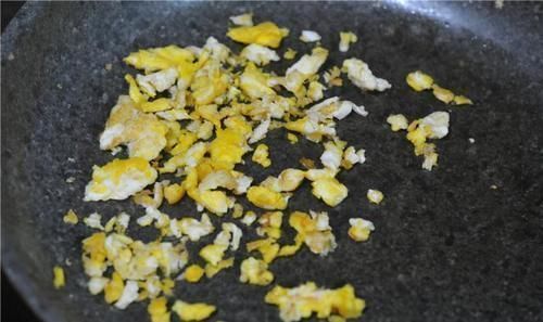 米饭新做法，儿子着了迷，天天吃不够，5分钟上桌，我特乐意做！