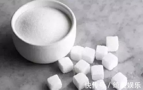 还在傻傻的用酵母发面？用它仅十分钟，就能蒸出又白又好吃的馒头