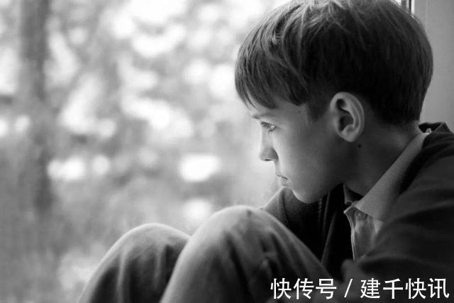 孩子|一年来男孩一直做一件事,妈妈发现后立刻送医,医生却说来晚了