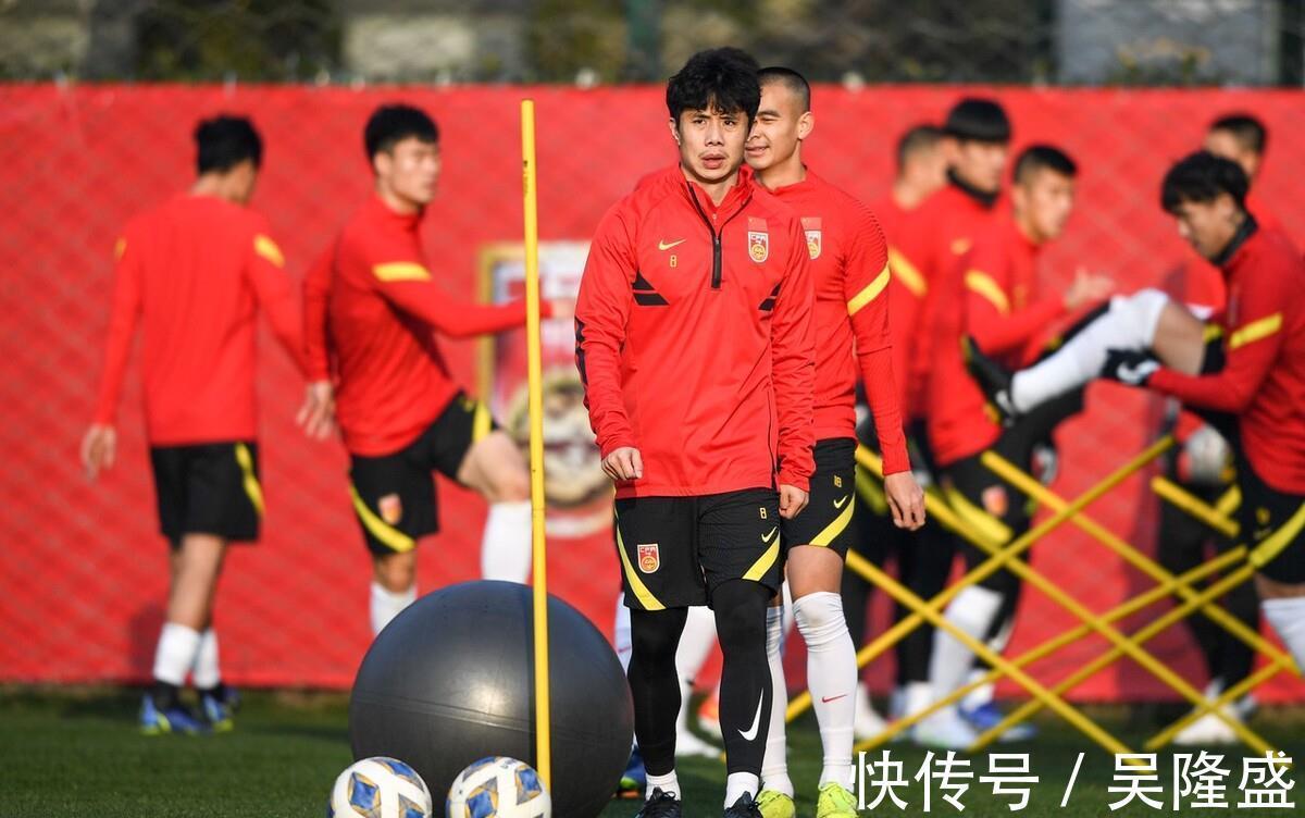 国际足联|国际足联公布中日战主裁判,或是国足克星,李霄鹏世预赛遇麻烦