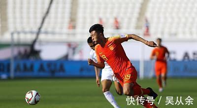 中超|国足又1喜讯,里皮昔日嫡系国脚复活,李霄鹏也可以松口气了
