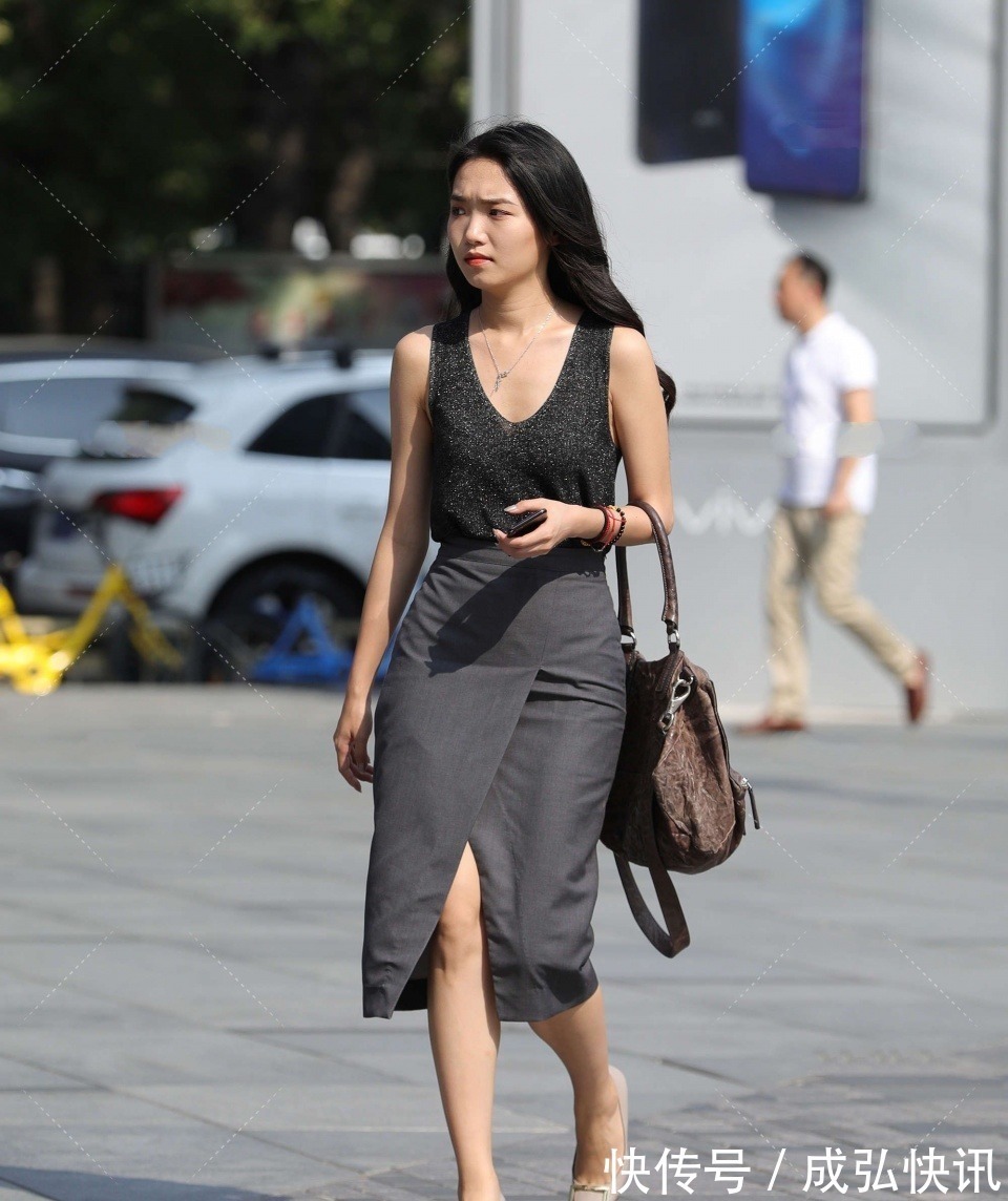 衬衫 米色和桃粉色的配色,丰富而又有层次,显得成熟稳重又优雅精致