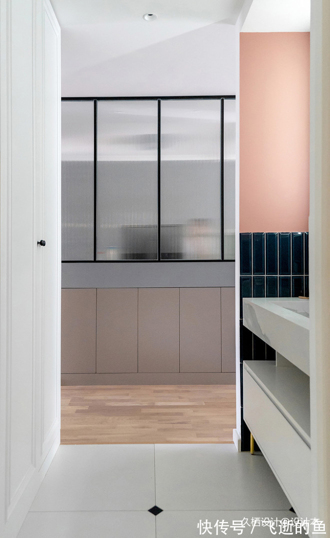 隔断|少见100㎡三居改两居,大胆配色尽显高级